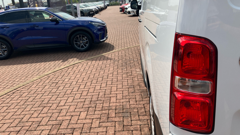 Toyota Proace L2 Diesel 2.0D 145 Icon Van